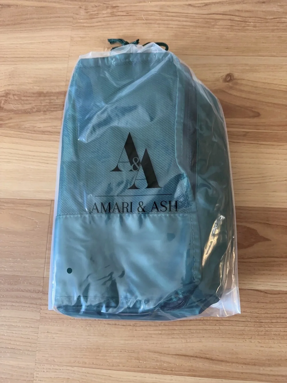 NWT AMARI & ASH 6 Piece Travel Cube